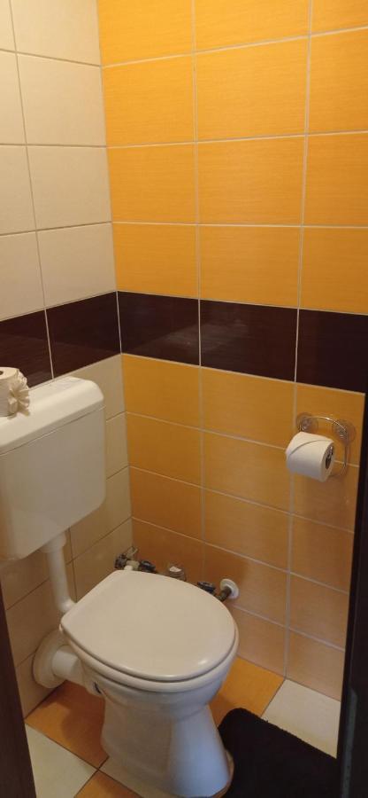 Aqua-Vital Premium Apartmanok ไฮจ์ดุสโซบอสโล ภายนอก รูปภาพ